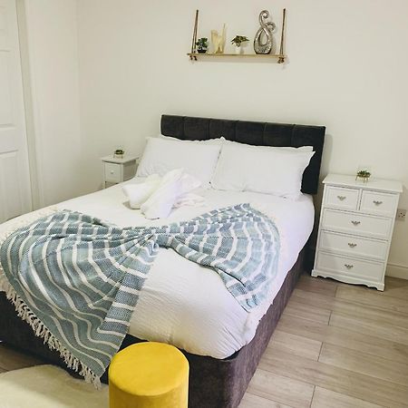 Modern & Cosy 2-Bed Apartment Near Nec, Airport & Jlr! バーミンガム 部屋 写真