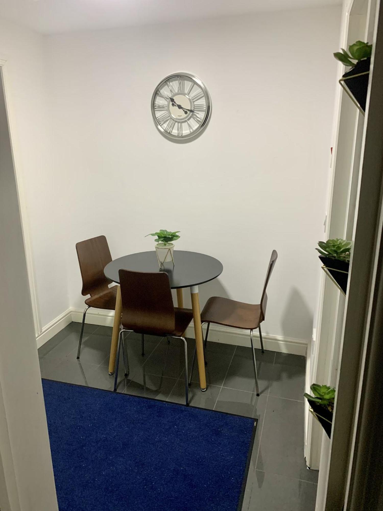 Modern & Cosy 2-Bed Apartment Near Nec, Airport & Jlr! バーミンガム 部屋 写真